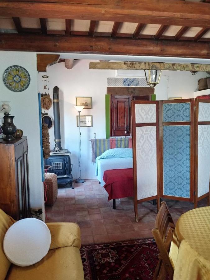Il Corbezzolo Suite Appartament 卡斯泰卢佐 外观 照片