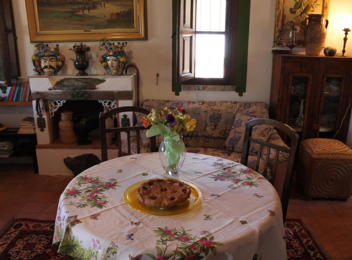 Il Corbezzolo Suite Appartament 卡斯泰卢佐 外观 照片